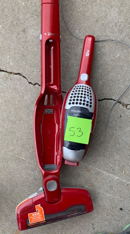 lot 53 image: Electrolux ergorapido cyclonic 2-in-1 cordless stick Vacuum w removable hand held- salavge untested