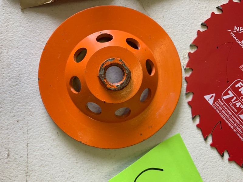 lot 63 image: Saw blade lot- Diablo 7-14, Makita 7, Ryobi