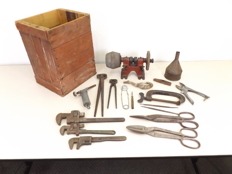 lot 16 image: Large Lot of Antique Metal Hand Tools