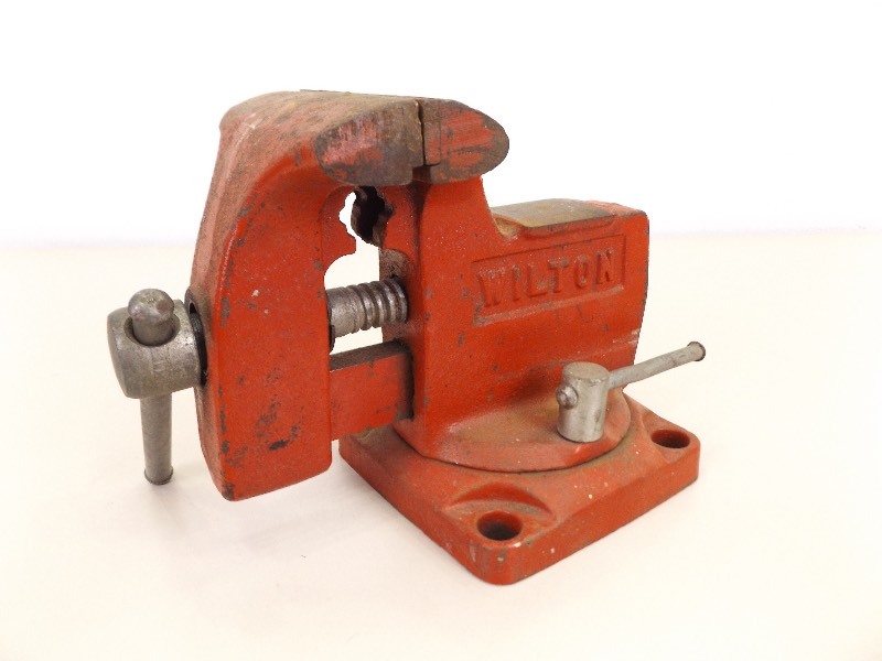 lot 17 image: Vintage Wilton 3.5 Jaw Swivel Bench Vise