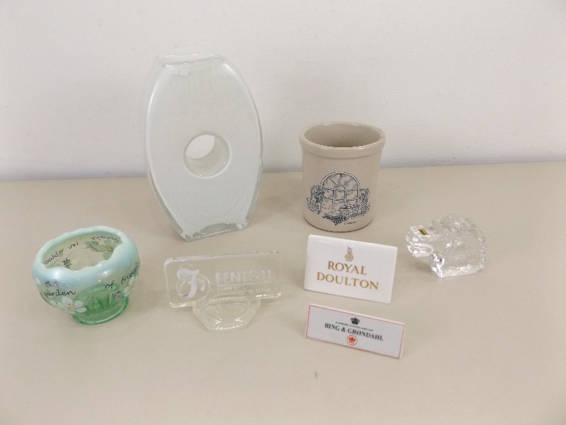 lot 40 image: Lot Of Misc. Fenton, Roseville, etc. Collectible Pieces