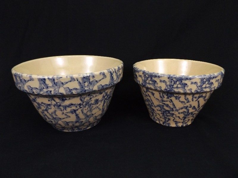 lot 48 image: 2 MINT Condition 7 and 6 Roseville Pottery Spongeware Bowls
