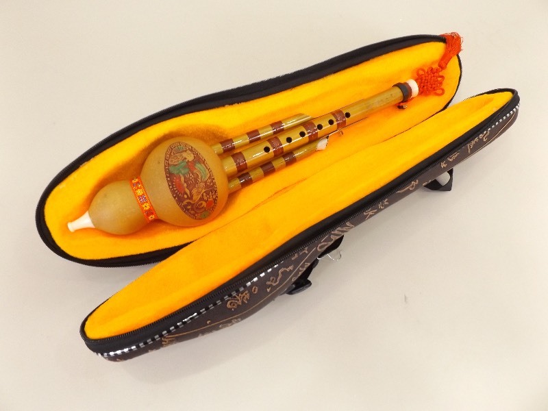 lot 76 image: NEW in Case Bamboo Gourd Hulusi Flute