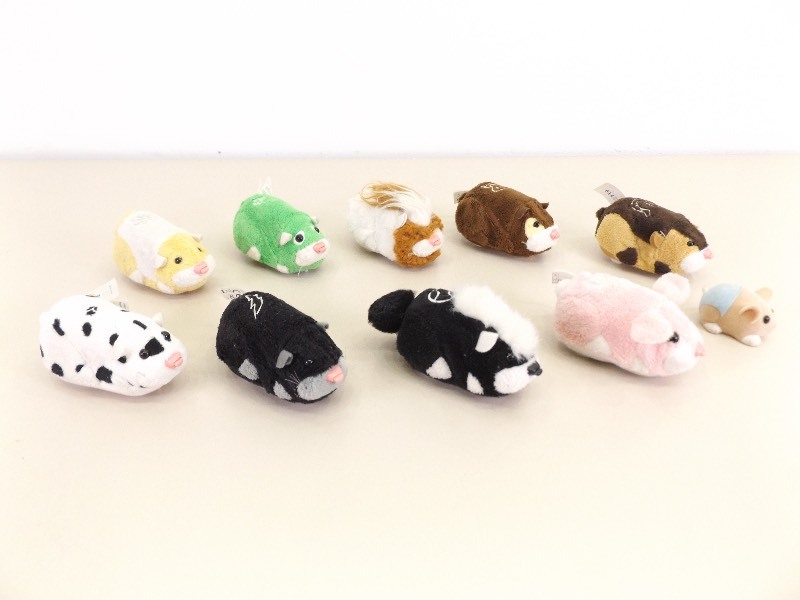 lot 80 image: 10 Zhu Zhu Pets