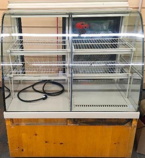 lot 551 image: Food Display Case