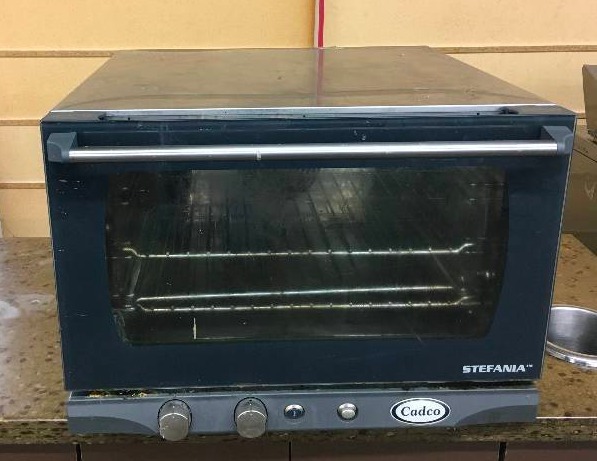 lot 555 image: Cadco Stefania Convection Oven