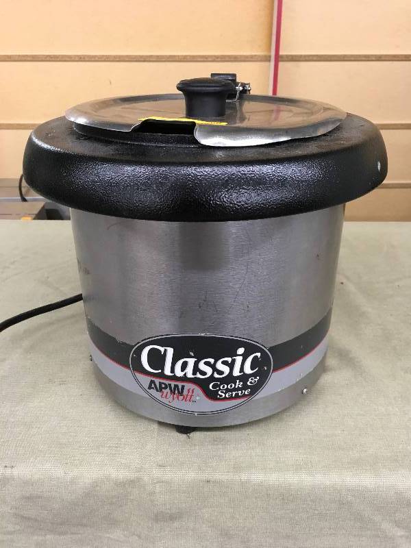 lot 593 image: Classic APW Wyott Cook & Serve Warmer