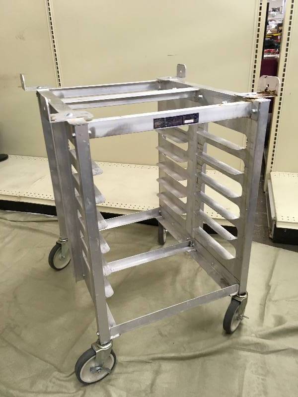 lot 603 image: Bakery Rack