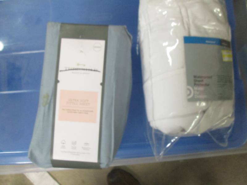 Queen Cotton sheets and mattress pr...