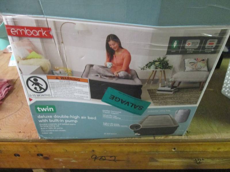 Twin airbed with pump untested...