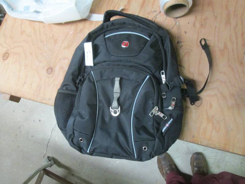 swiss gear back pack...