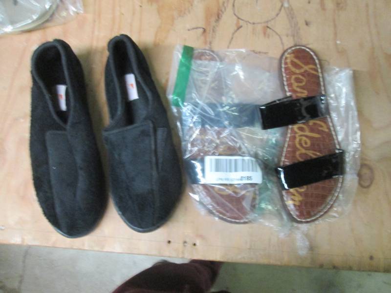women size 10 slipper...