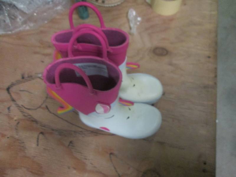 girls size 7 unicorn rain boots...
