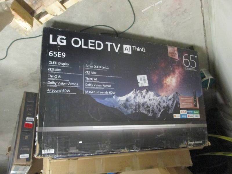 LG 65 QLED TV SCREEN DAMAGED CRACK...