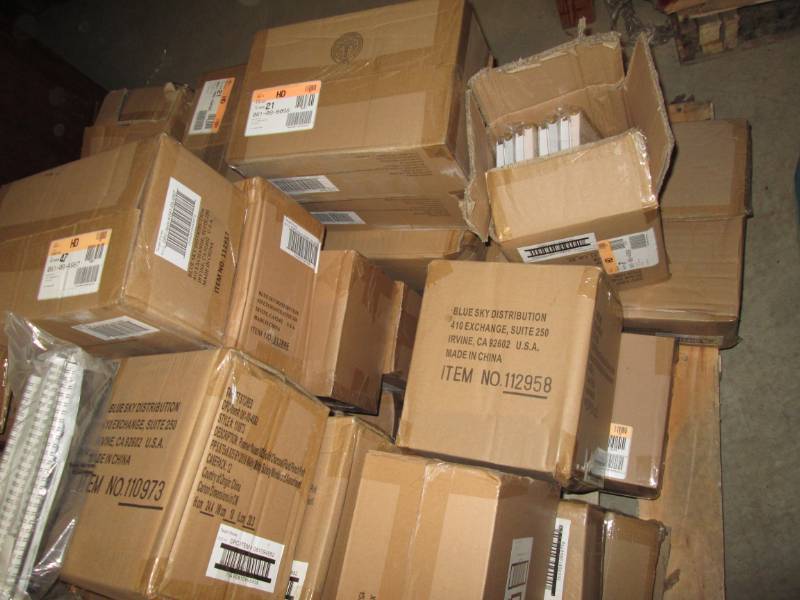 Pallet lot of 2019 calendars, planners and organizers