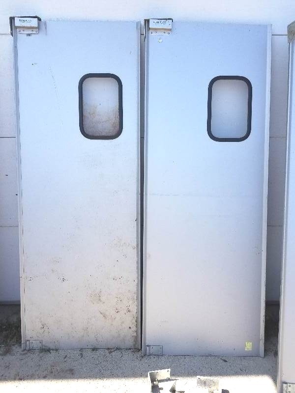 lot 2 image: Restaurant Doors