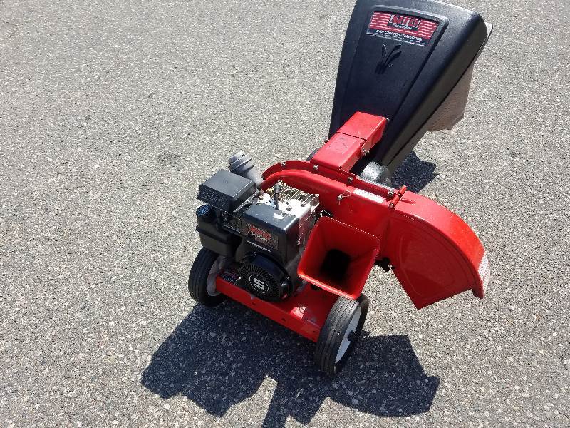 lot 3 image: Yard Machine Wood Chipper