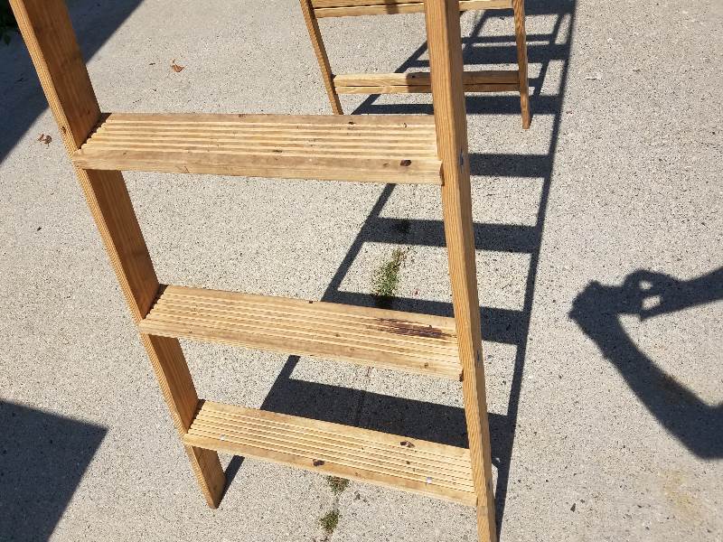 lot 7 image: Keller 8 Wooden Ladder