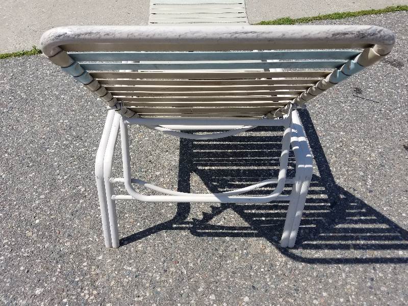 lot 39 image: Reclining Lawn Chairs