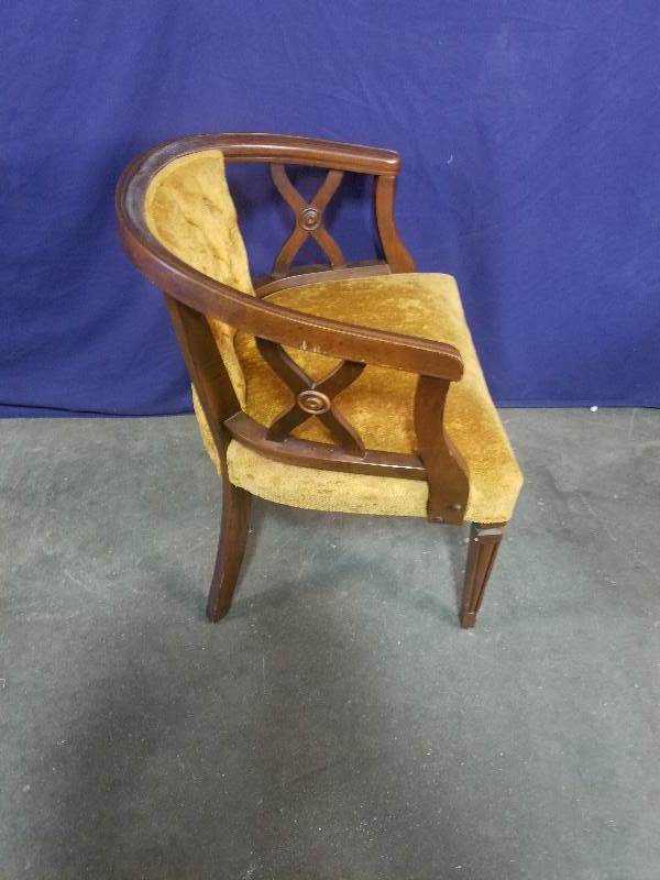 lot 14 image: Antique Chair