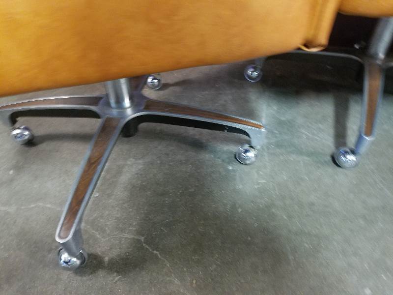 lot 22 image: Leather Chairs