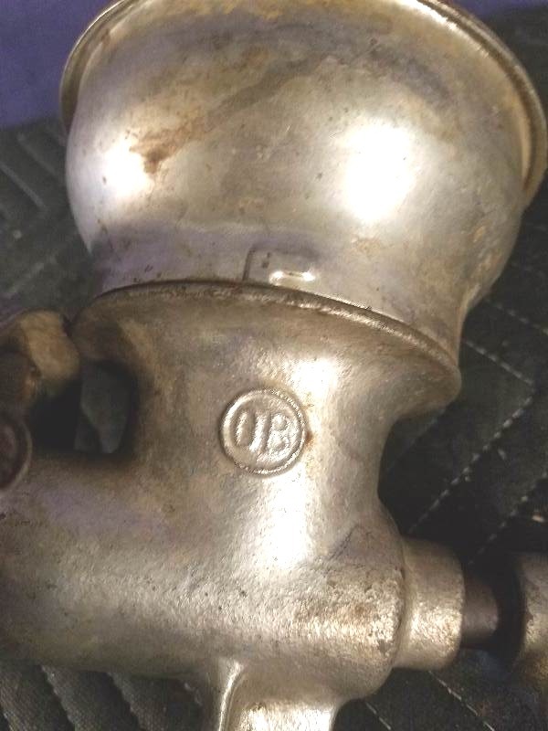 lot 26 image: Meat Grinder