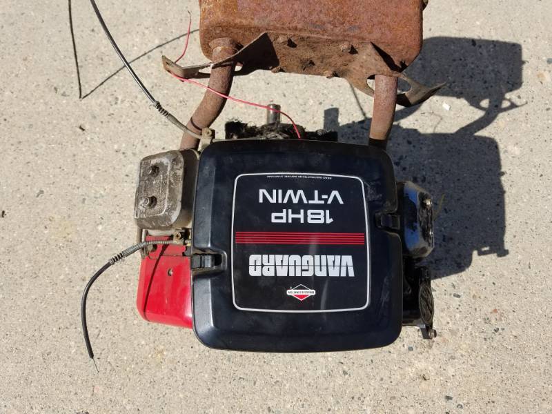 lot 38 image: Briggs & Stratton Engine
