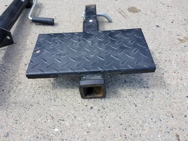 lot 45 image: Trailer & Towing Accessories