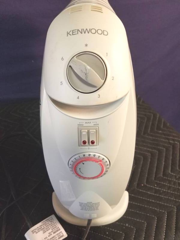 lot 52 image: Dehumidifier & Heater
