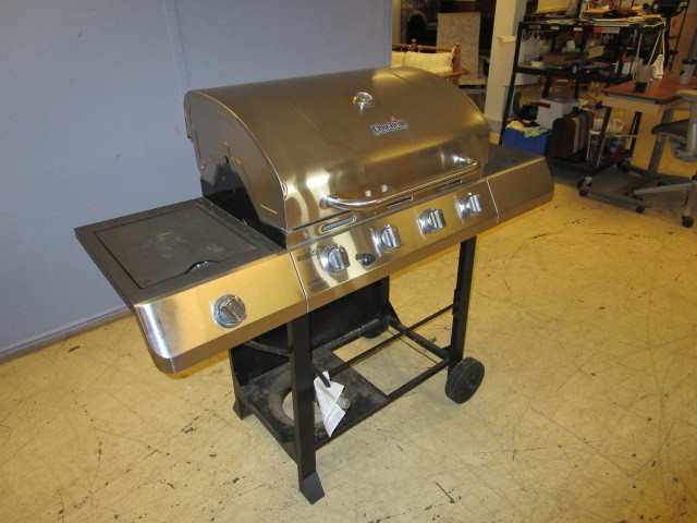 lot 315 image: CHAR-BROIL GAS GRILL