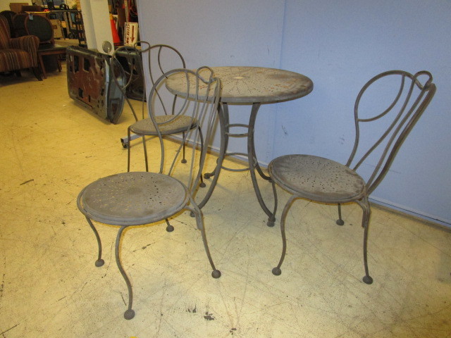 lot 320 image: HOMECREST PATIO SET