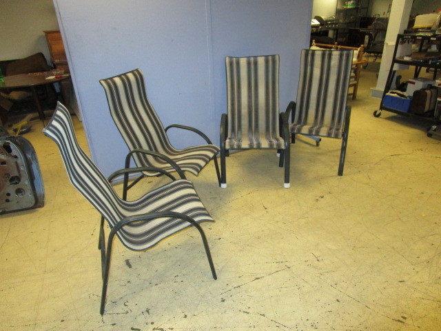 lot 322 image: PATIO CHAIRS