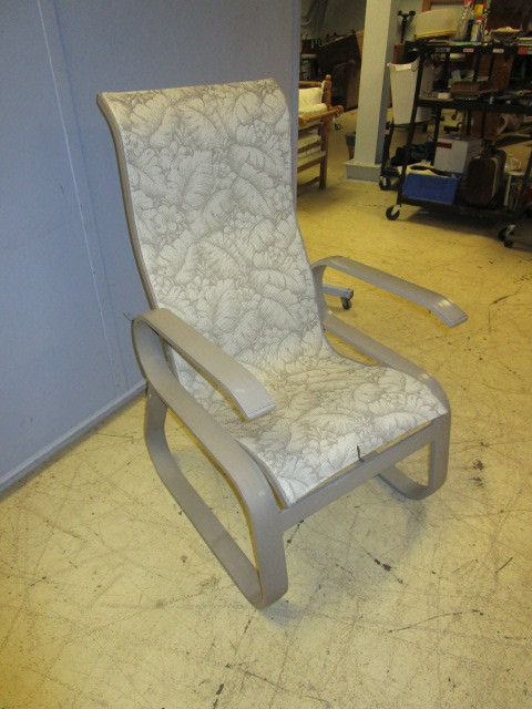 lot 324 image: PATIO CHAIR