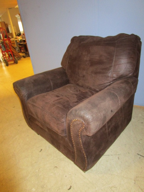 lot 327 image: ASHLEY FURNITURE RECLINING BACK CHAIR
