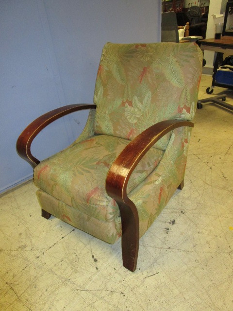 lot 330 image: RECLINER