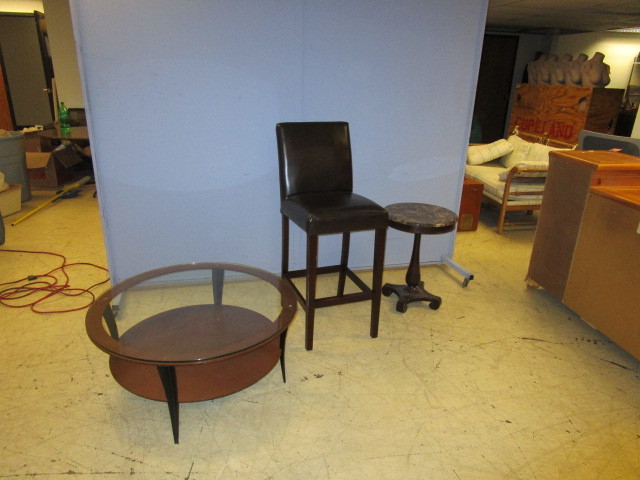 lot 338 image: COFFEE TABLE, ACCENT TABLE AND BAR STOOL