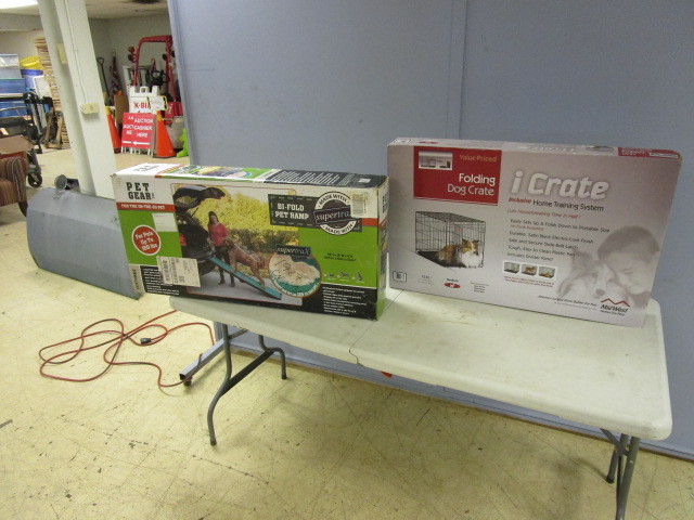 lot 358 image: NEW ICRATE FOLDING DOG CRATE AND PET GEAR INC. PET RAMP