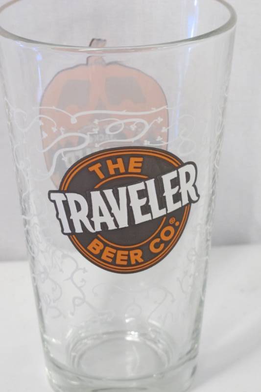 lot 209 image: 4 Pack of Sam Adams 16 oz Jack-O Traveler Pumpkin Shandy Beer Pint Glasses