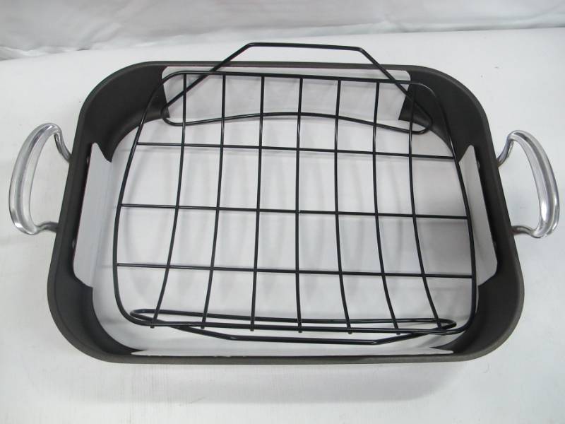 lot 31 image: Nordic Ware Turkey Roaster with Rack, Copper - New w Scratch