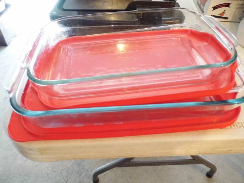 Lot of 2 Glass Baking Dishes w Covers