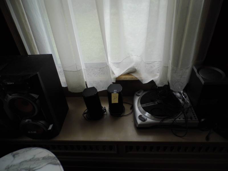Turntable - Speakers