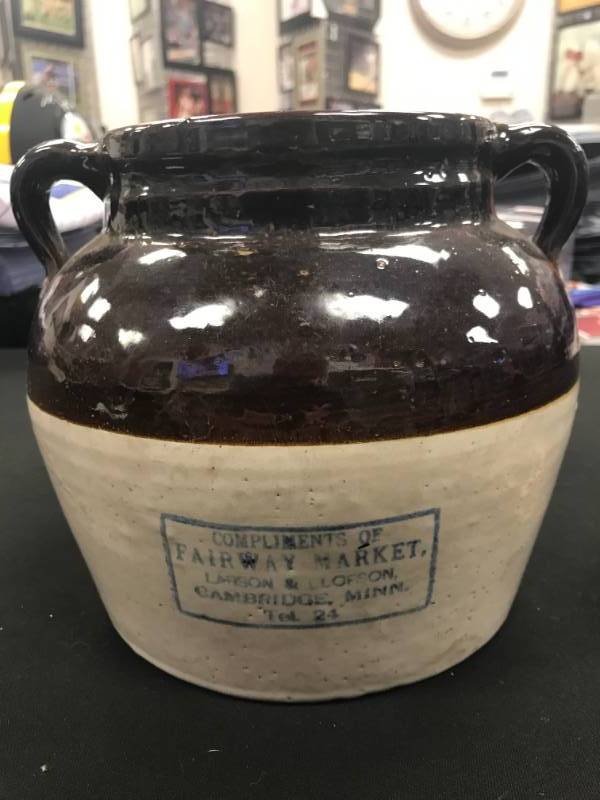 VINTAGE CROCK WITH LID FAIRWAY MARKET LARSON & ELOFSON CAMBRIDGE MINNESOTA TEL24