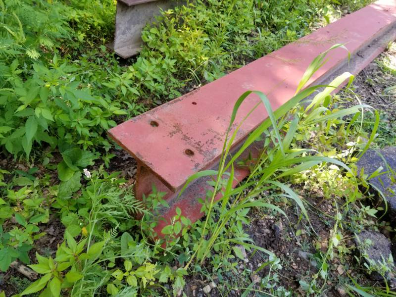 lot 1220 image: Steel I-Beam