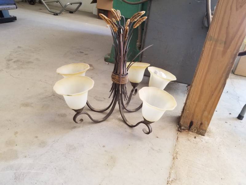 lot 1251 image: 5-Lamp Chandelier