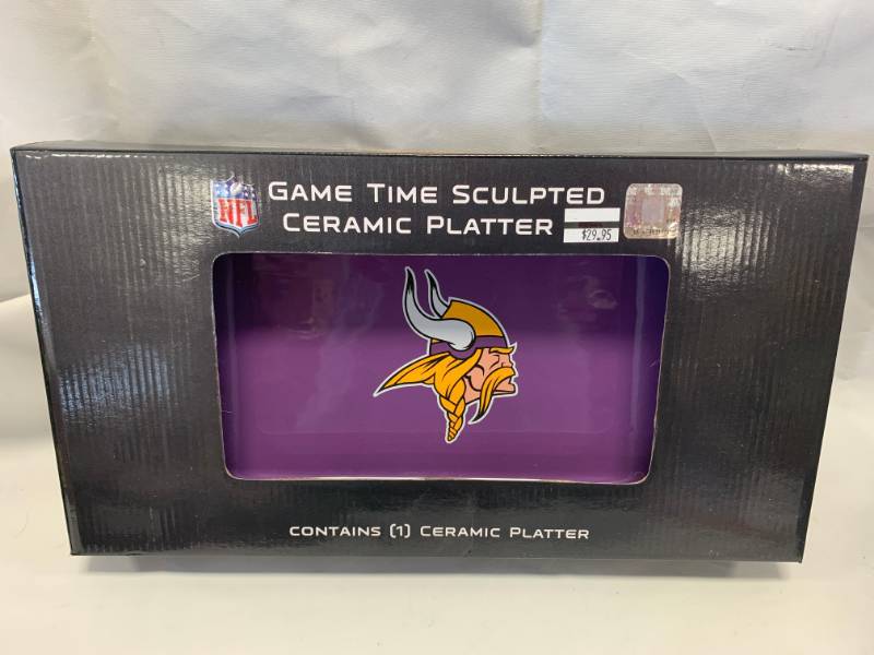 lot 25 image: Minnesota Vikings 13 Sculptured Ceramic Platter New