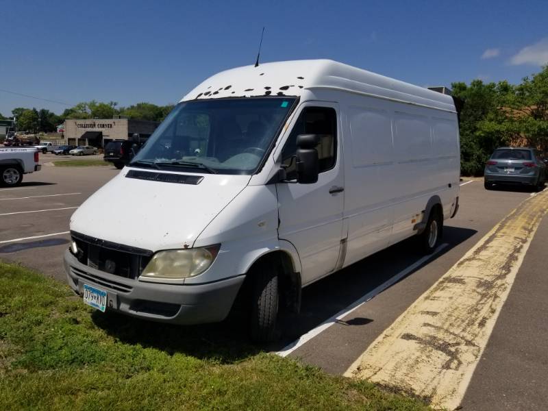 lot 2 image: 2006 Dodge Sprinter 3500 3-Door Cargo Van