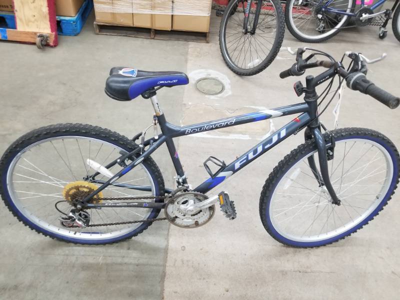 Fuji boulevard best sale mountain bike