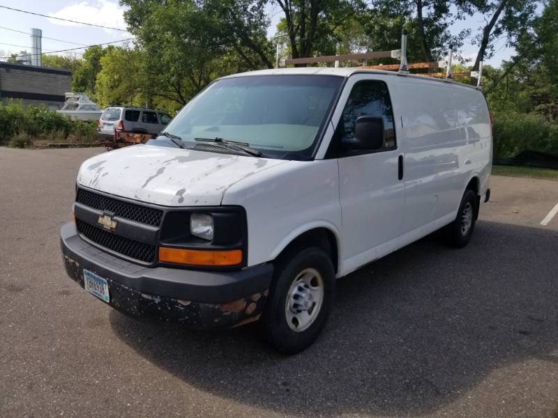 lot 1 image: 2007 Chevrolet Express 3500 3-Door Cargo Van