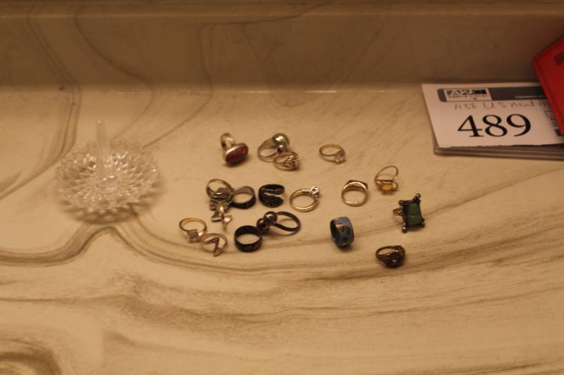 lot 494 image: Lot of (15) Womens Rings