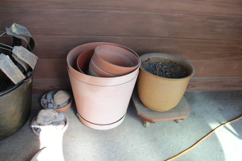 lot 500 image: Ceramic Garden Pots